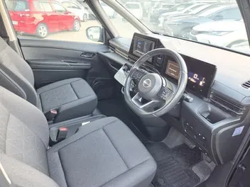 Nissan Serena 2024 photo 4