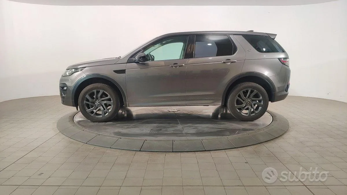 Land Rover Discovery Sport 2017 photo 4
