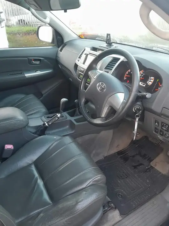 Toyota Hilux 2013 photo 5