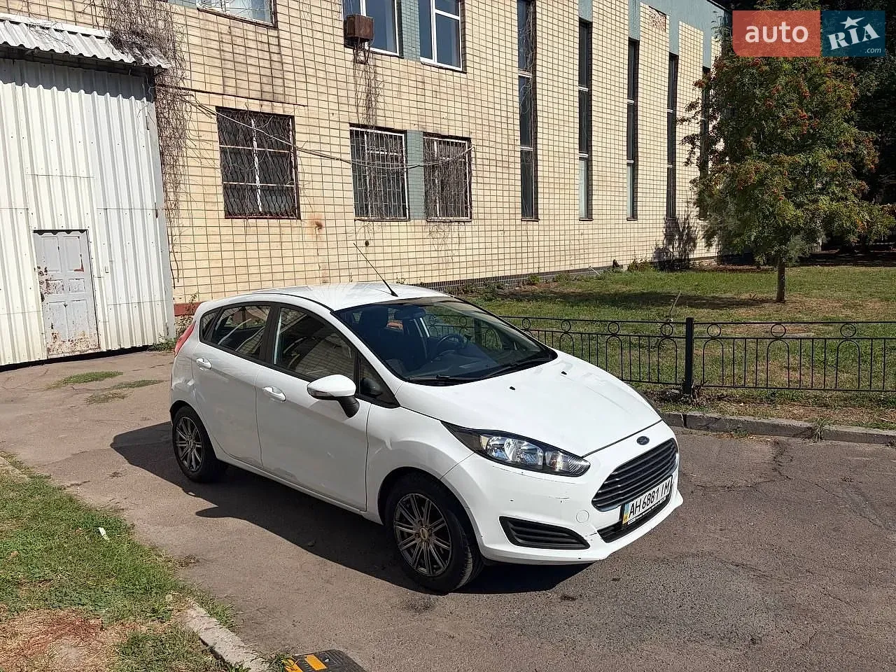 Ford Fiesta 2013 photo 2