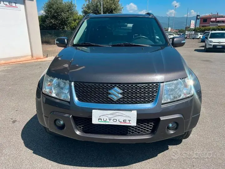 Suzuki Grand Vitara 2012 photo 2