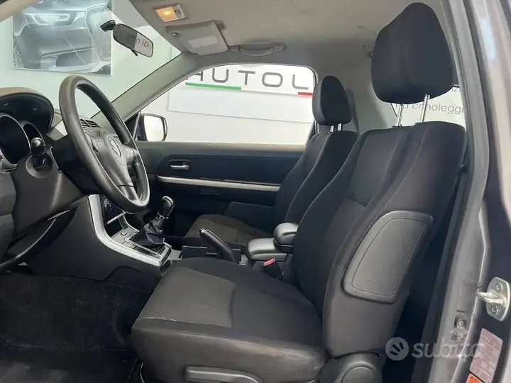 Suzuki Grand Vitara 2012 photo 5