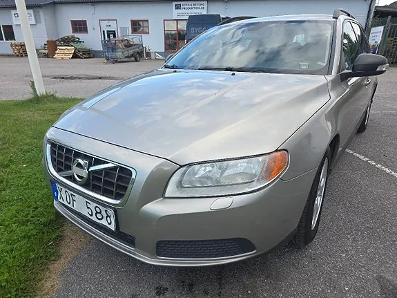 Volvo V70 2010 photo 3
