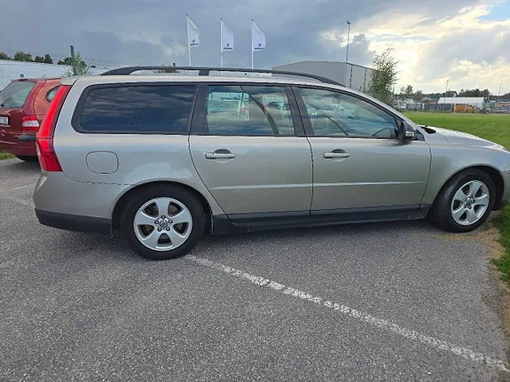 Volvo V70 2010 photo 5