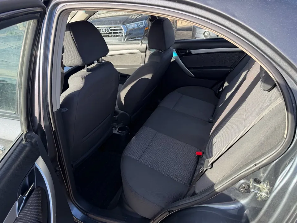Chevrolet Aveo 2011 photo 4
