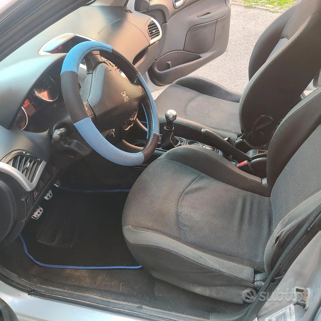 Peugeot 206 2011 photo 5