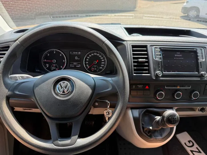 Volkswagen Transporter 2019 photo 3