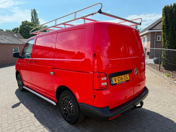 Volkswagen Transporter 2019 photo 2