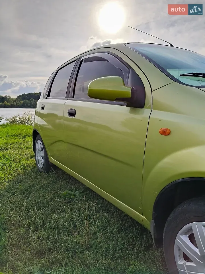Chevrolet Aveo 2004 photo 3