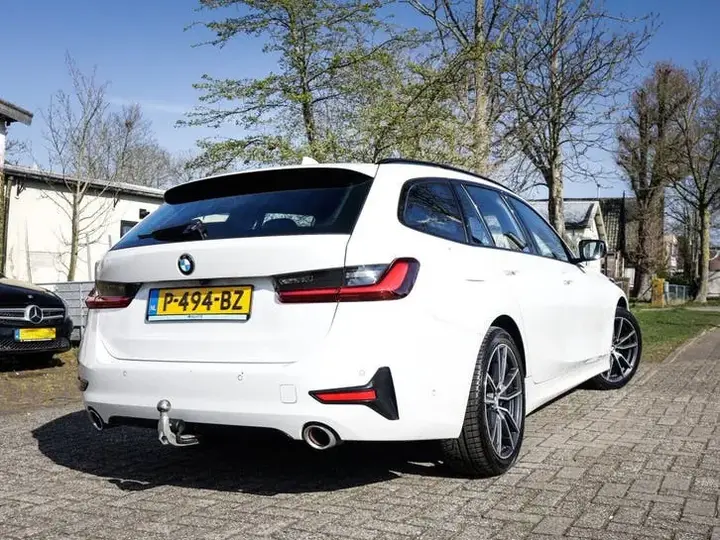 BMW 3Serie 2022 photo 2
