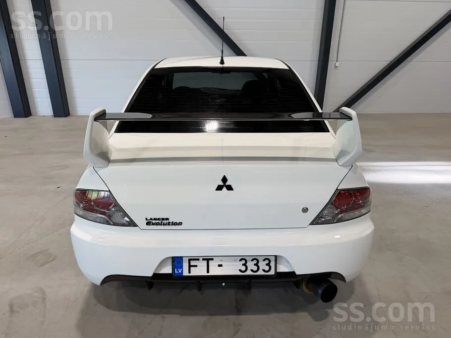 Mitsubishi Lancer Evolution 2005 photo 5