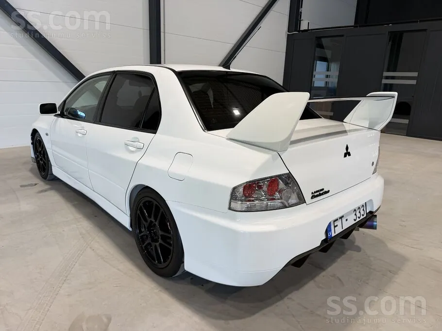 Mitsubishi Lancer Evolution 2005 photo 4