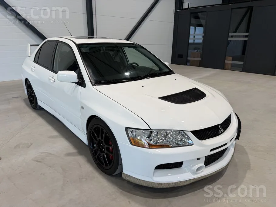 Mitsubishi Lancer Evolution 2005 photo 3