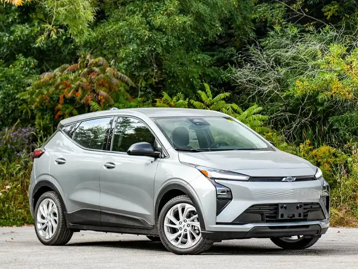 Chevrolet Bolt 2027 photo 2