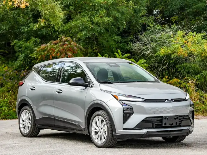 Chevrolet Bolt 2027 photo 3