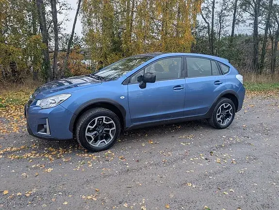 Subaru Xv 2017 photo 2