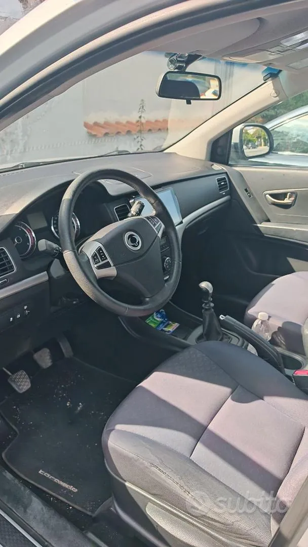 KG Mobility Korando 2011 photo 5