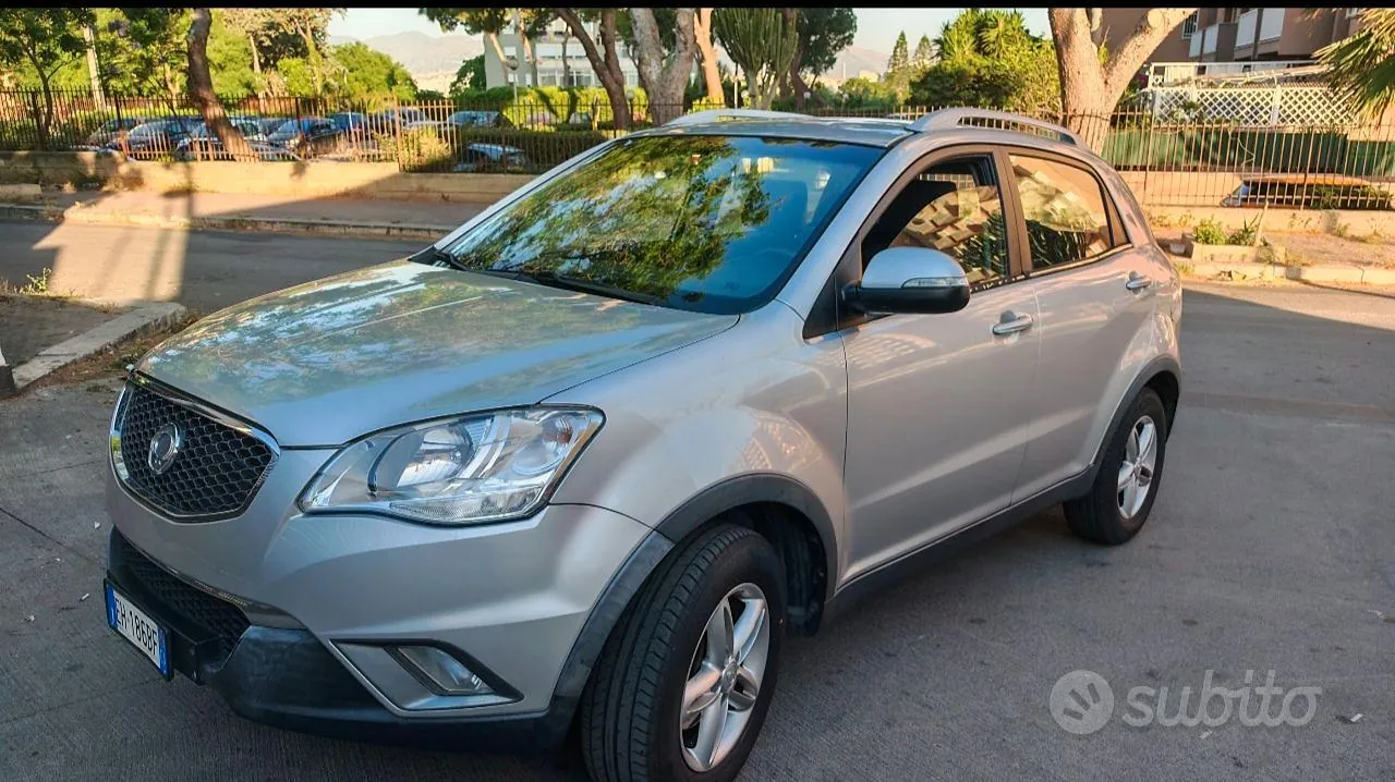 KG Mobility Korando 2011 photo 2