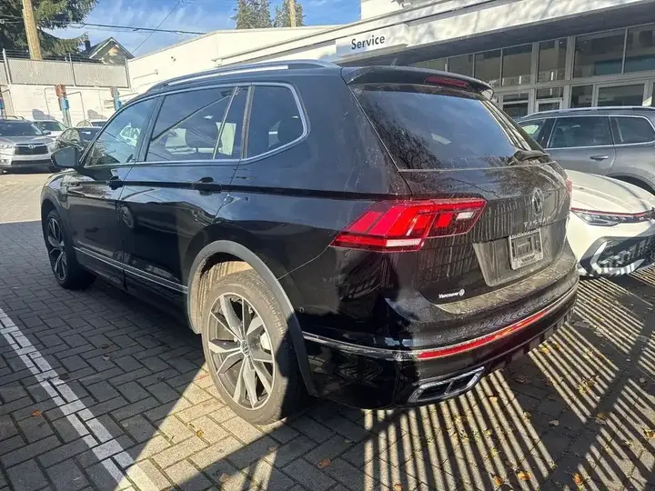 Volkswagen Tiguan 2024 photo 2