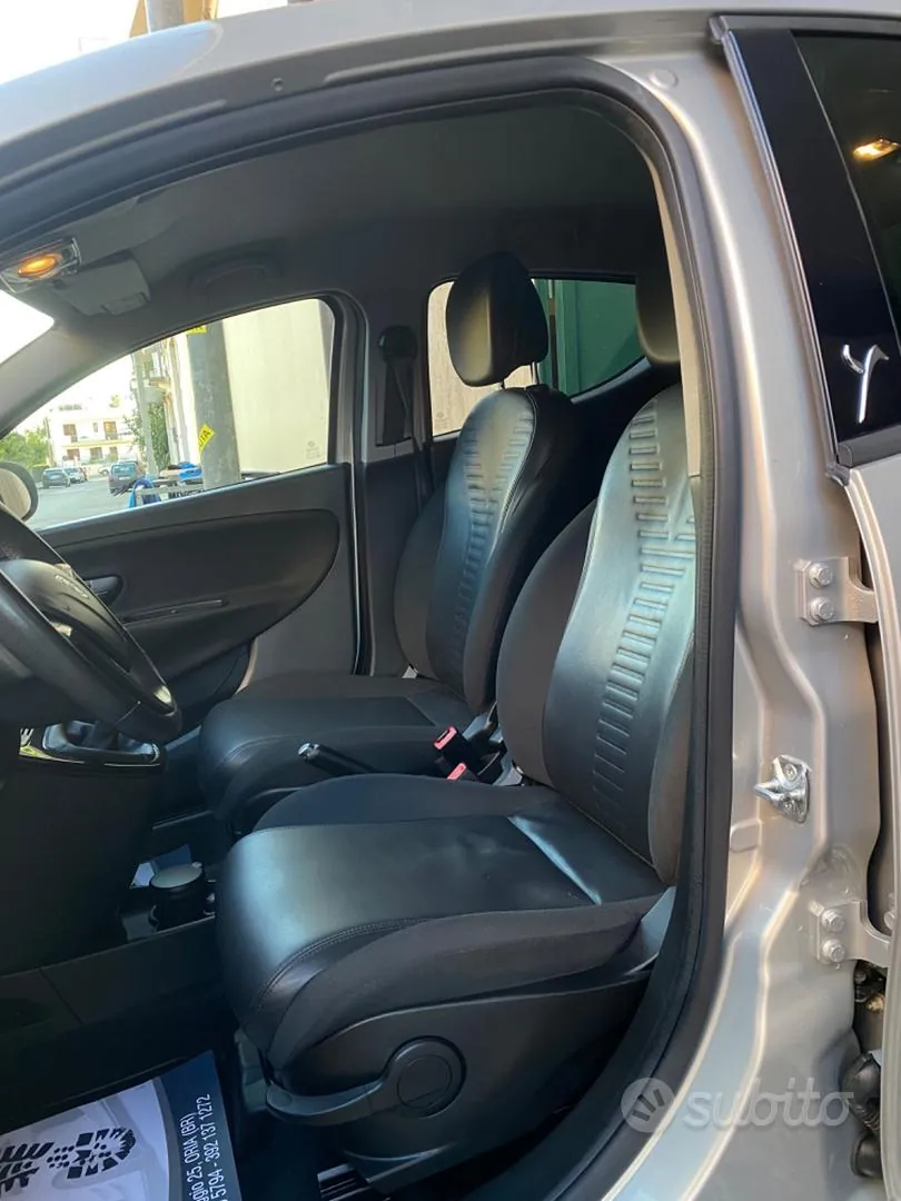 Lancia Ypsilon 2012 photo 5