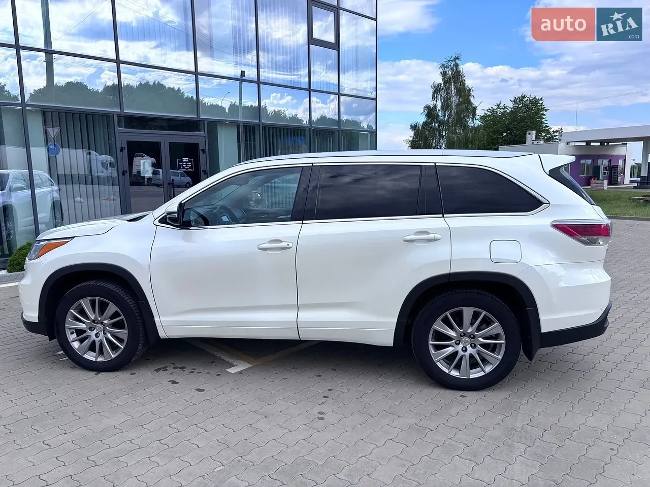 Toyota Highlander 2014 photo 2