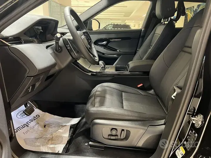 Land Rover Evoque 2025 photo 4