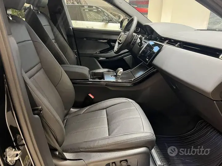 Land Rover Evoque 2025 photo 3