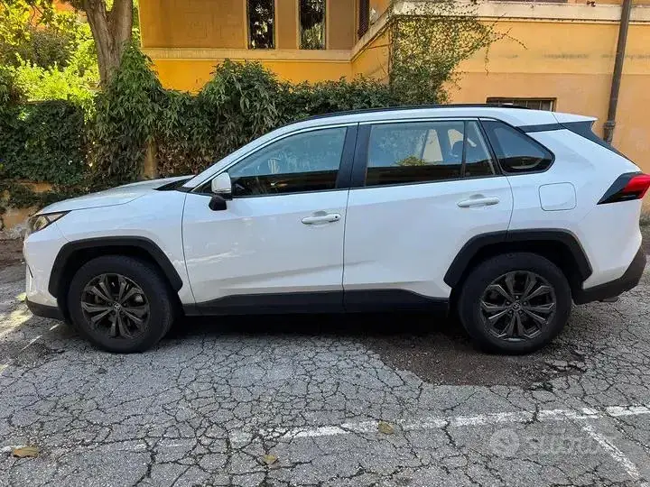 Toyota Rav4 2022 photo 2