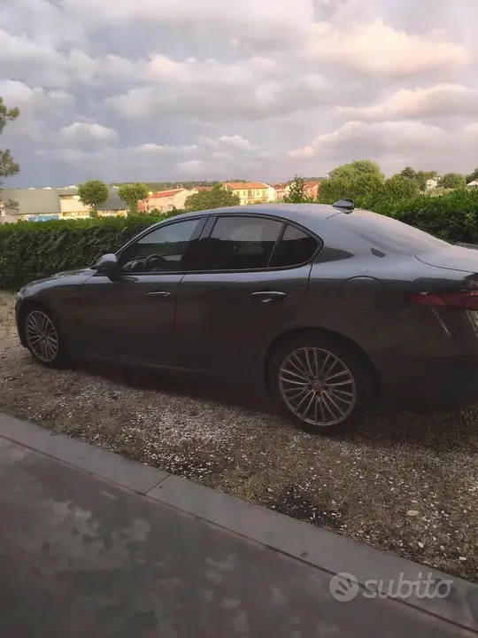Alfa Romeo Giulia 2016 photo 2