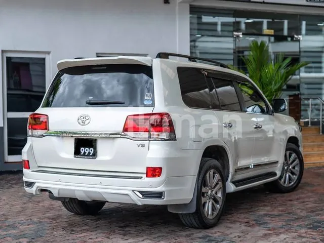 Toyota Land Cruiser 2017 photo 2
