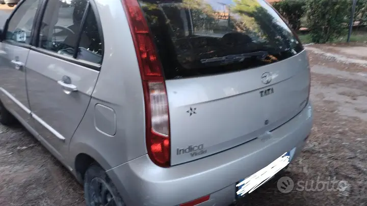 Tata Indica 2011 photo 3