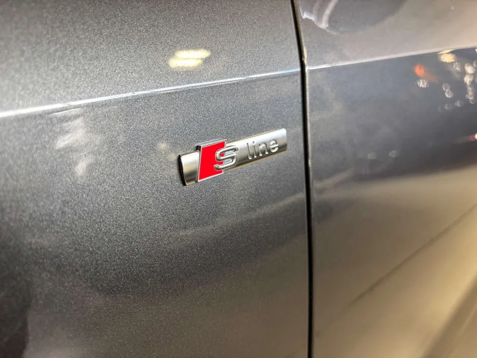 Audi A8 2022 photo 4