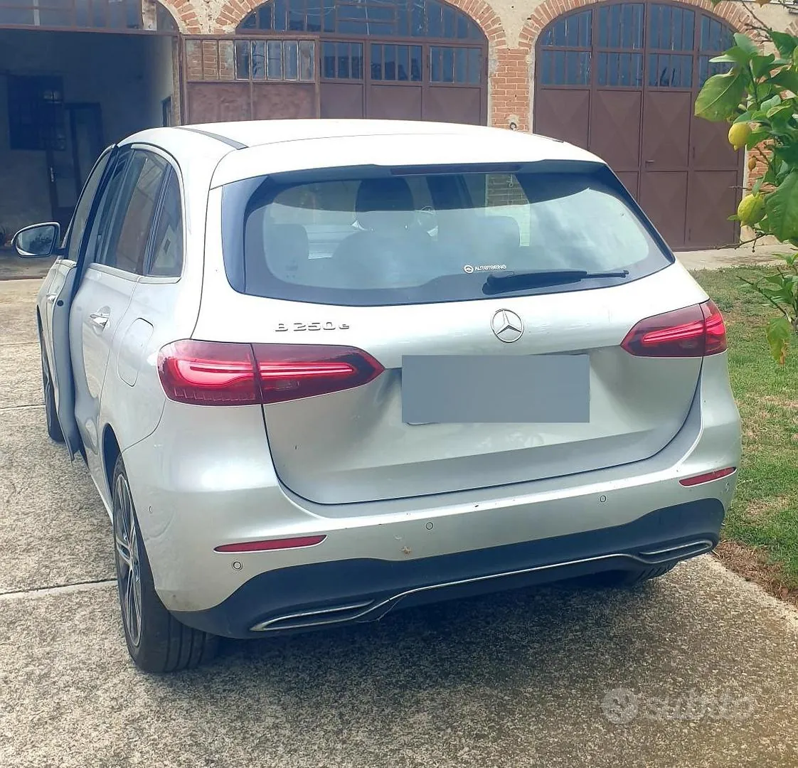 Mercedes-Benz B-Class 2024 photo 2