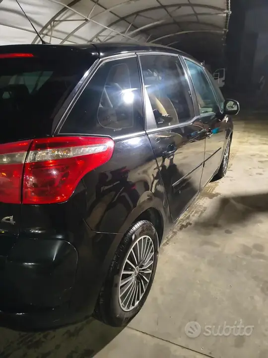 Citroen C4 Picasso 2008 photo 4