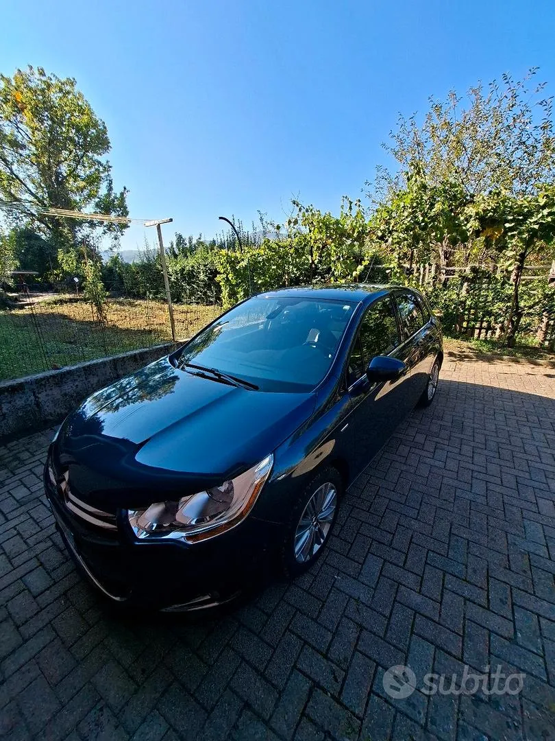 Citroen C4 2013 photo 2