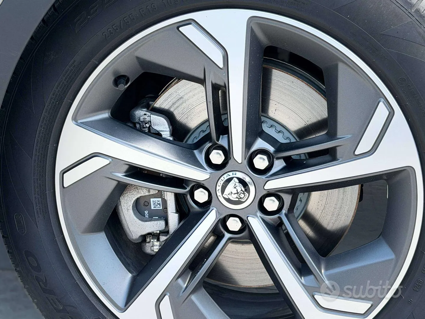 Jaguar E-Pace 2024 photo 4