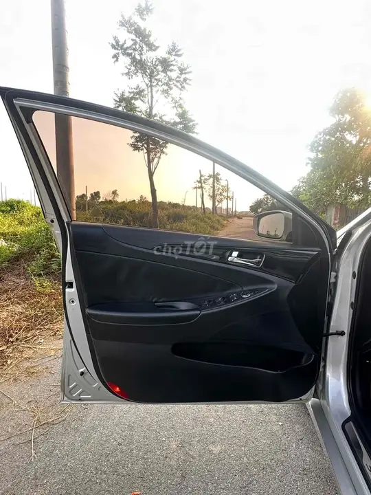 Hyundai Sonata 2009 photo 4