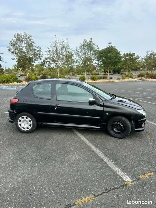 Peugeot 206 2008 photo 3