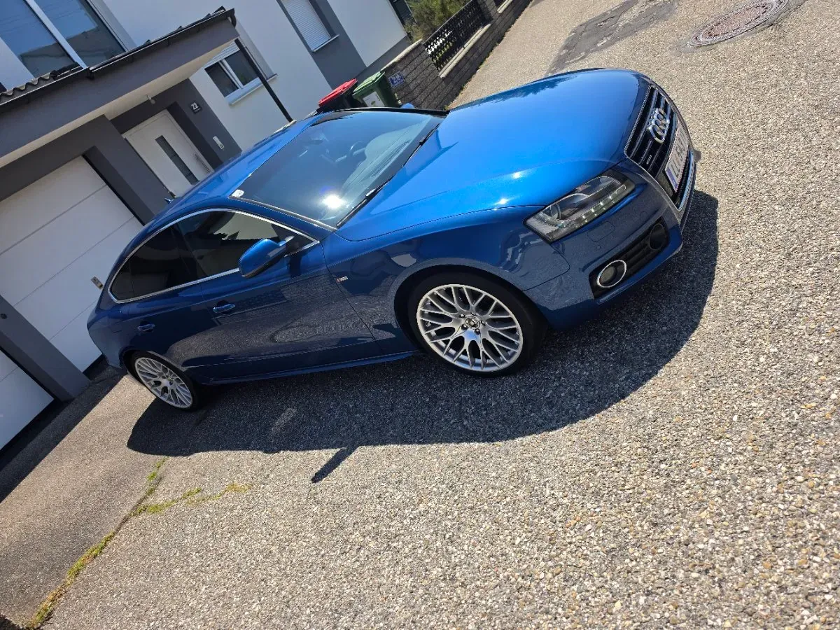 Audi A5 2011 photo 2