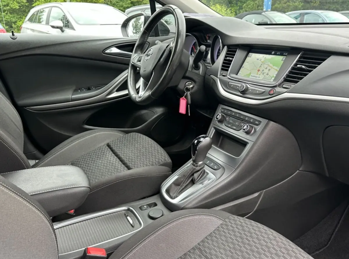 Opel Astra 2021 photo 3
