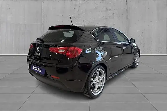 Alfa Romeo Giulietta 2016 photo 5