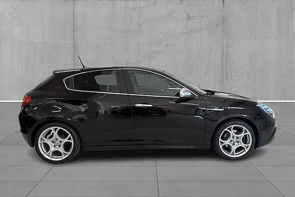 Alfa Romeo Giulietta 2016 photo 4