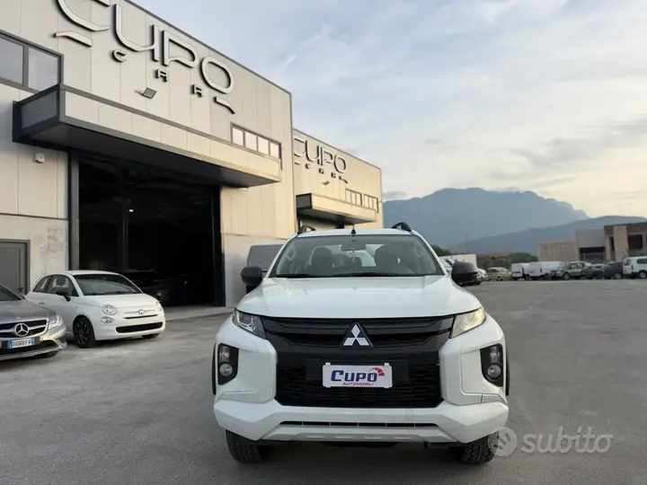 Mitsubishi L200 2021 photo 2