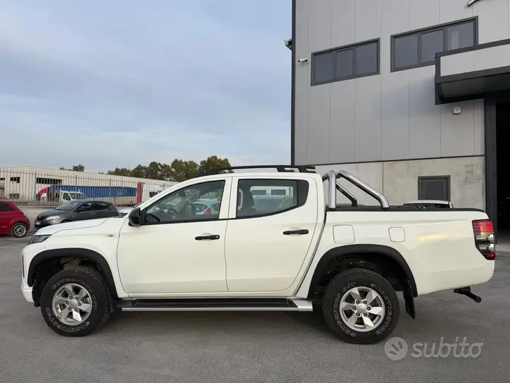 Mitsubishi L200 2021 photo 4