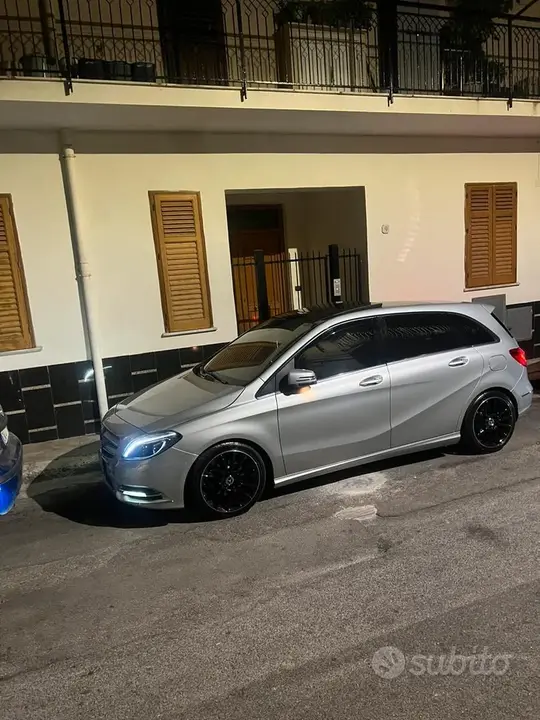 Mercedes-Benz B-Class 2016 photo 4