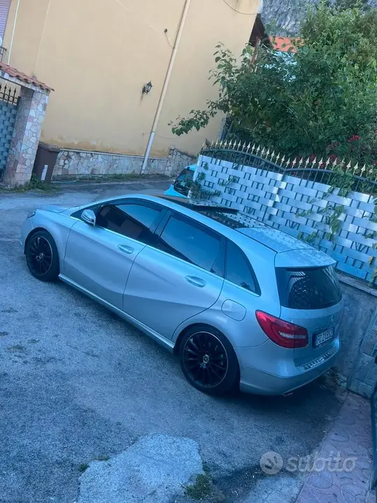 Mercedes-Benz B-Class 2016 photo 3