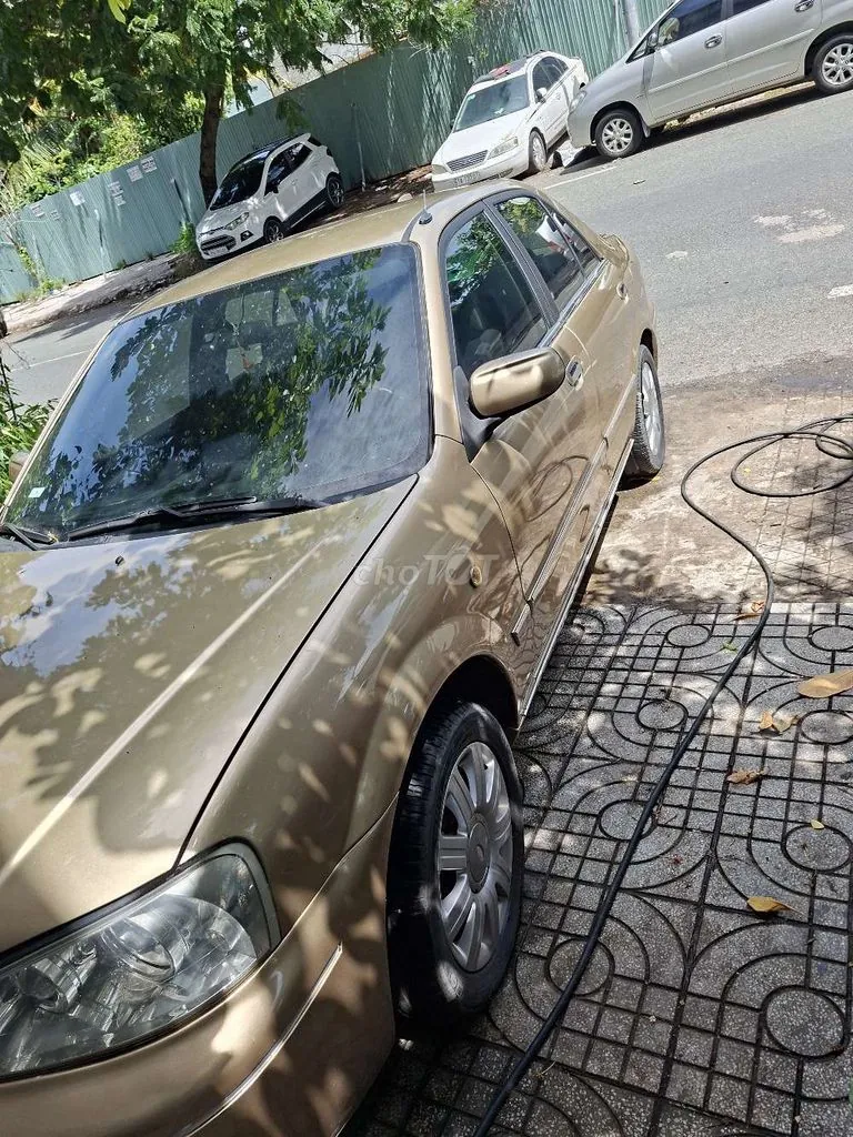 Ford Laser 2002 photo 2