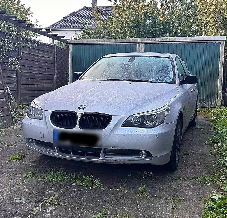 BMW 520I