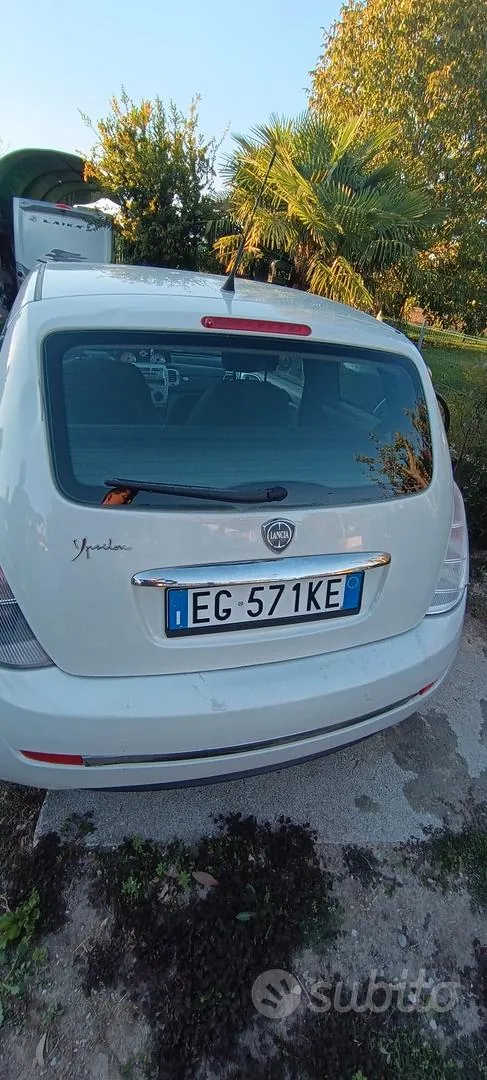 Lancia Ypsilon 2011 photo 4