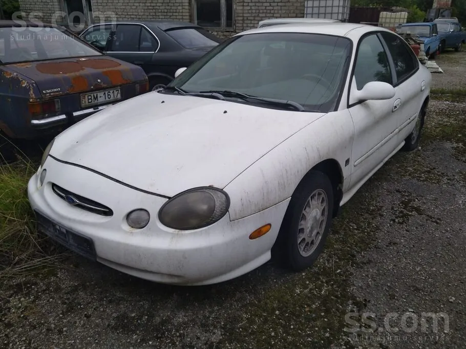 Ford Taurus